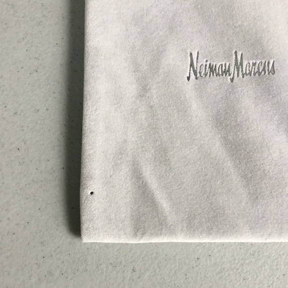 NEIMAN MARCUS - Picture 6 of 9